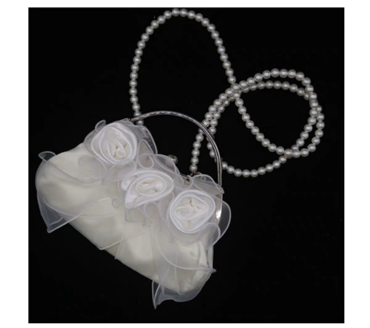 Three roses handbag with pearl chain
